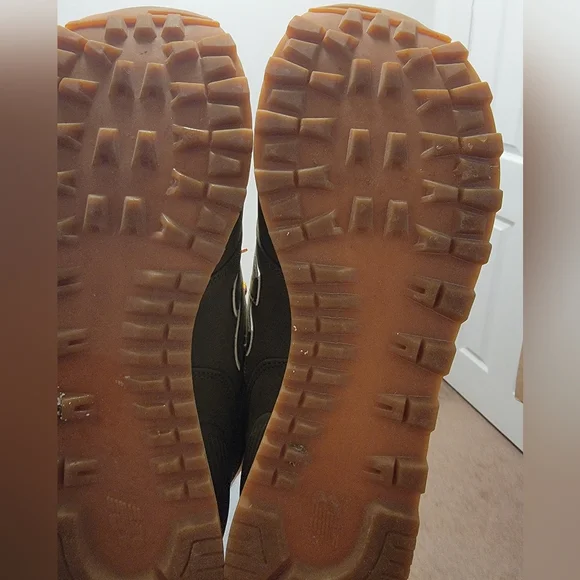 Mens new balance sneakers - Picture 8 of 8